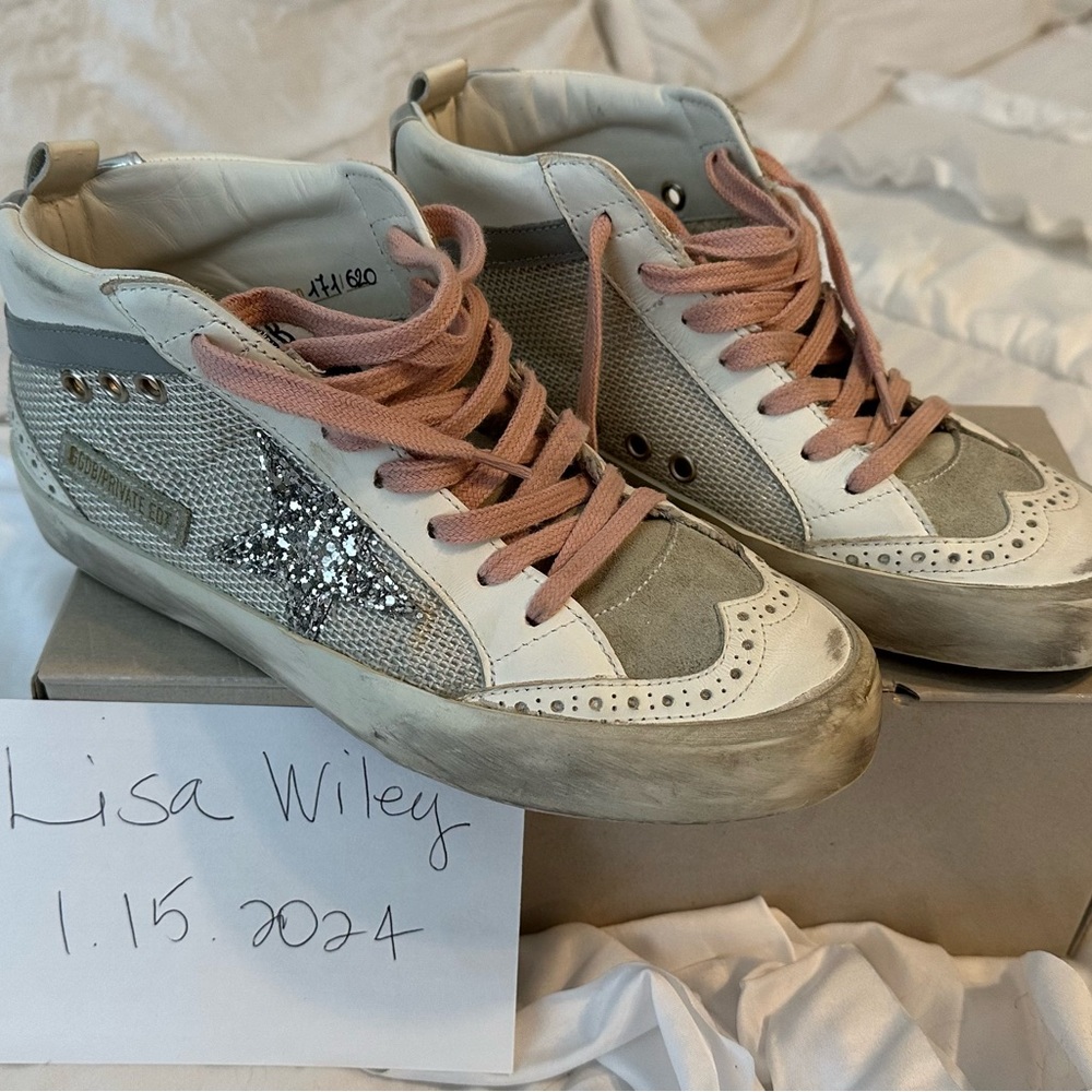 GOLDEN GOOSE Sz 37 (7) 
Worn a couple of times 
All glitter intact 
Box/Dustbag